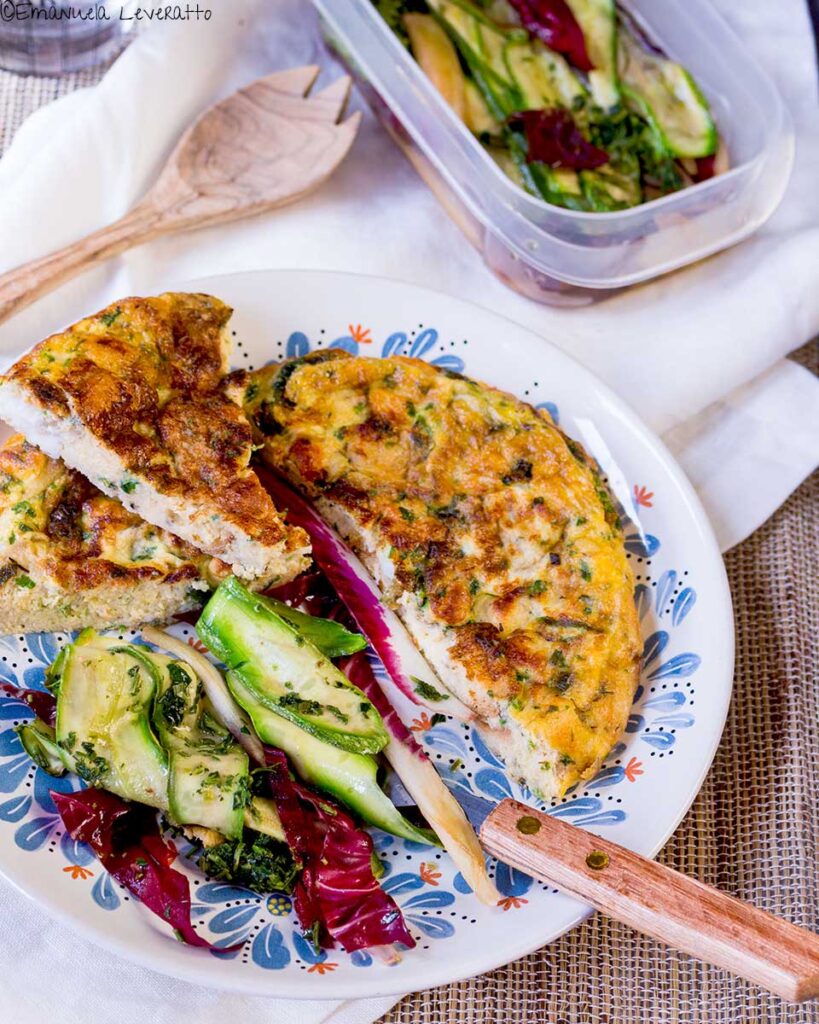 frittata di pane con zucchine e radicchio  rosso marinato